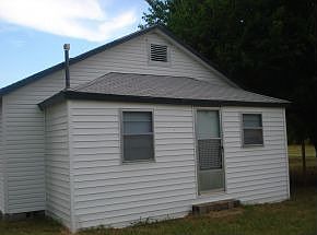 2nd image of 104 NE Tankersley St