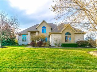 2864 Coventry Ln, Greenwood, IN