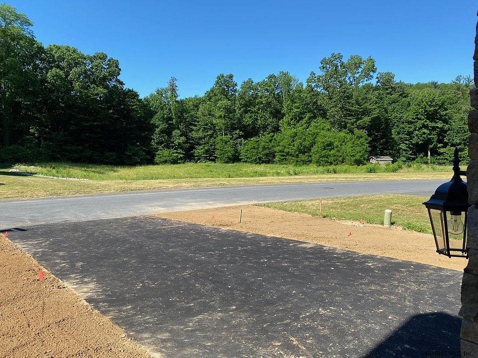 8A Macoun Dr, Halfmoon, NY 12065 Zillow