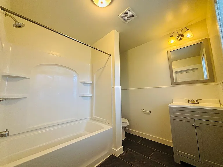 925 Forest St — Photo 10