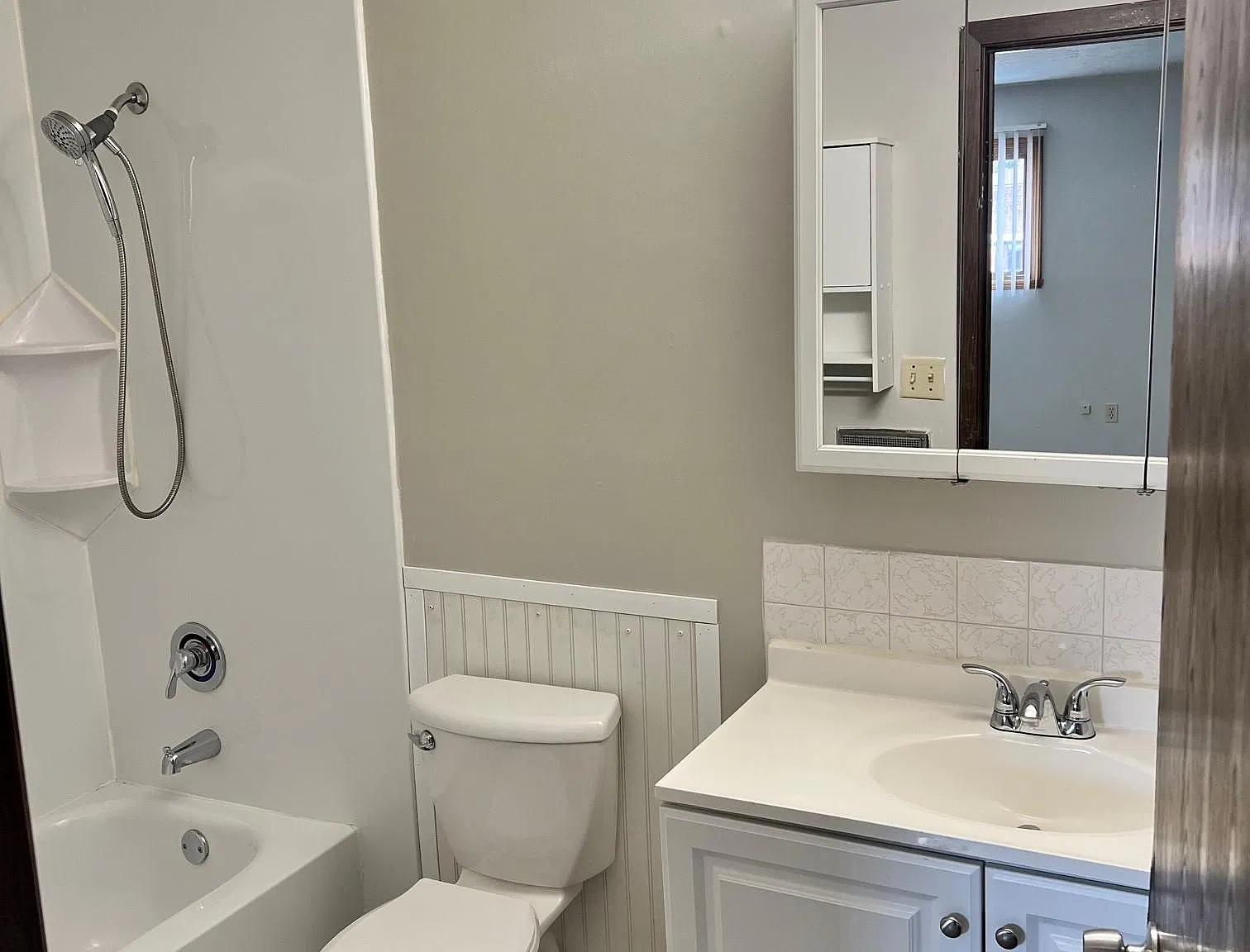 1 bed, 800 sqft, $1,260 — Photo 3