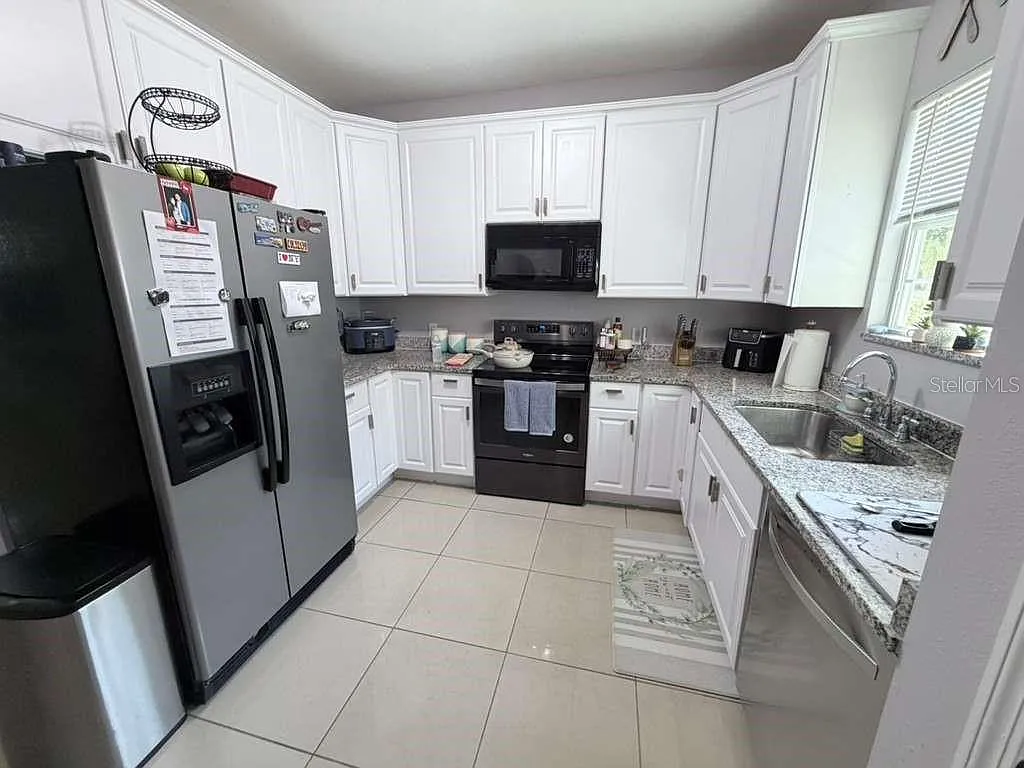 3 bed, 2.0 bath, 1140 sqft, $2,500 — Photo 4