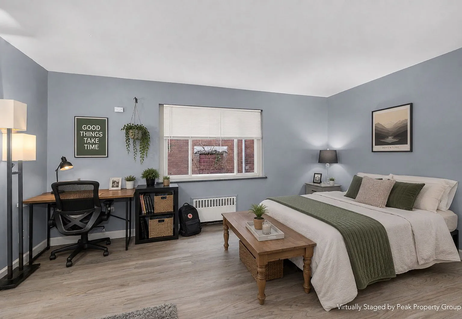 242 Senator Pl — Photo 2