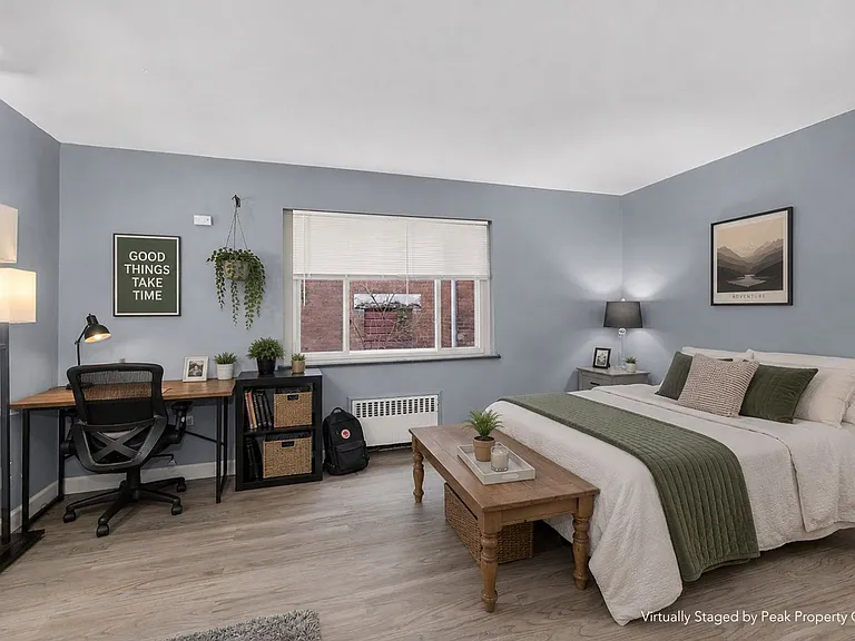 242 Senator Pl #1 — Photo 2