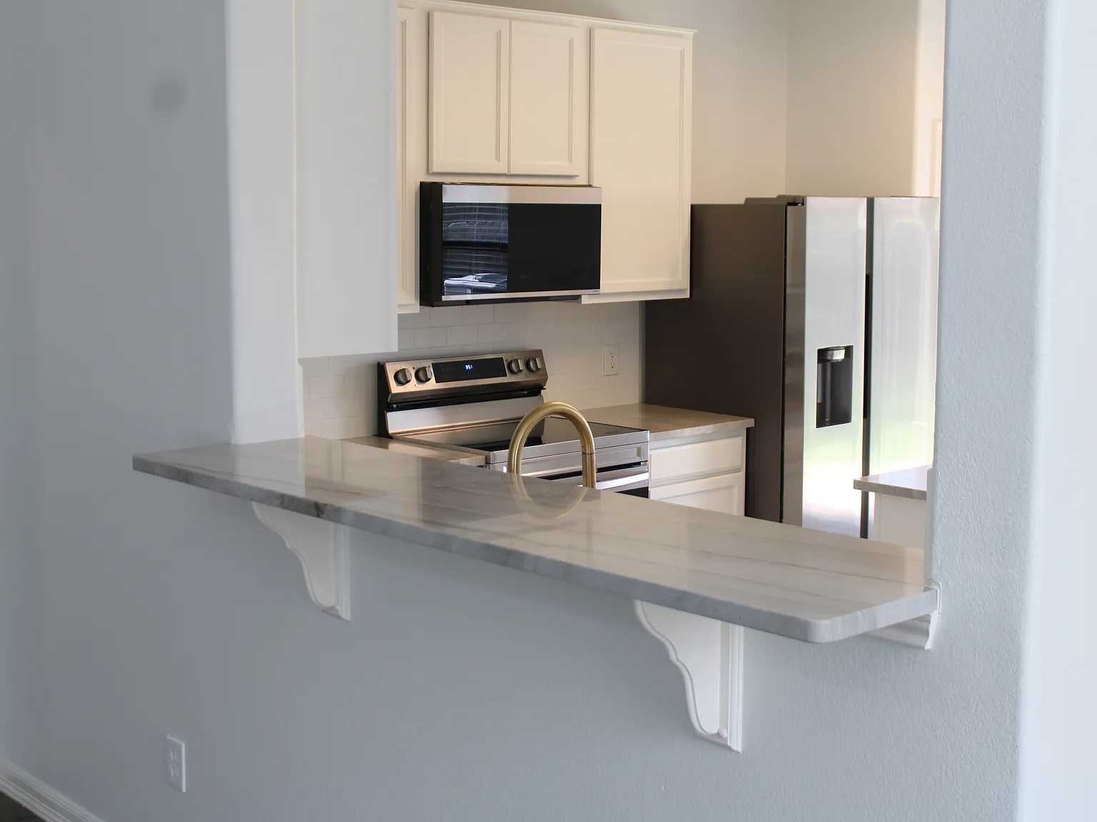 3 bed, 1725 sqft, $2,185 — Photo 2
