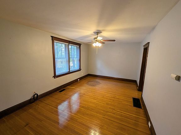 5th image of 4226 Neosho St #3