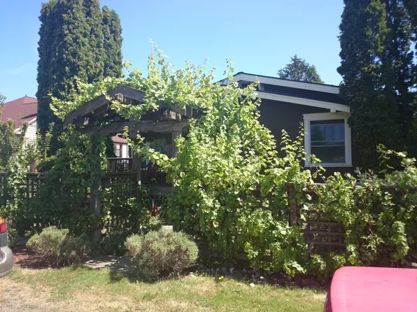 9214 Dayton Ave N, Seattle, WA 98103