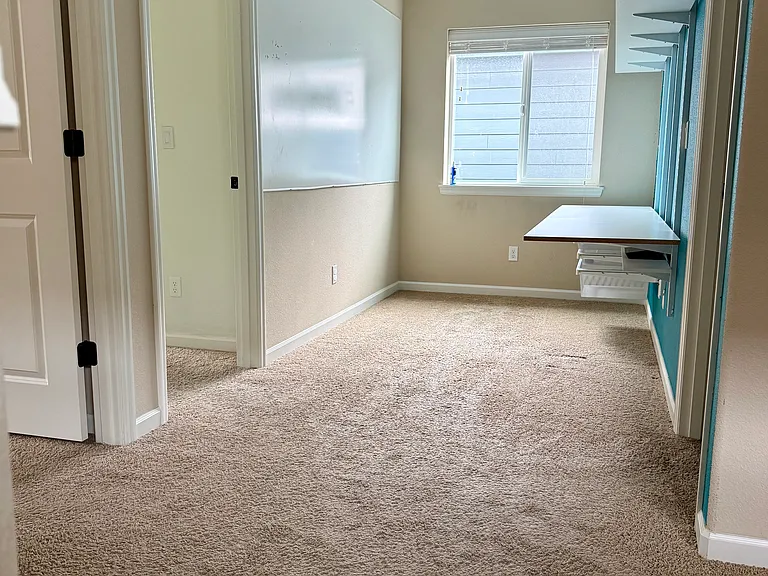 tech niche area. perfect for remote work.