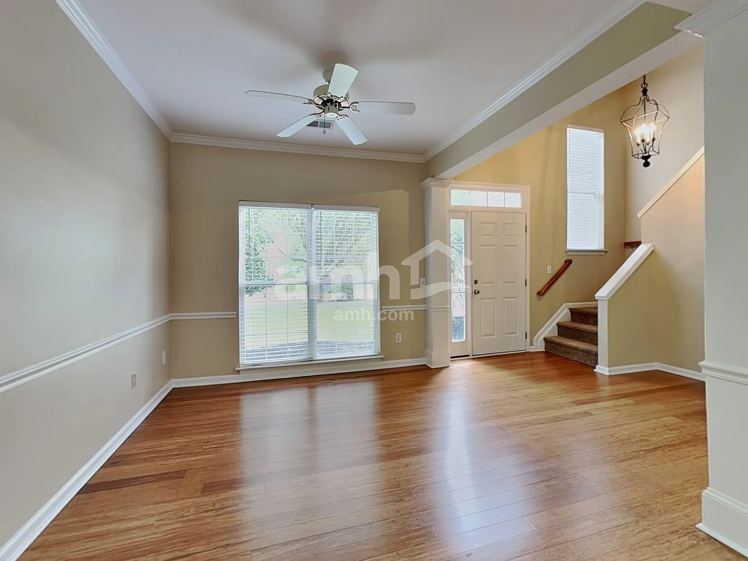 4 bed, 2.5 bath, 1948 sqft, $2,315 — Photo 4