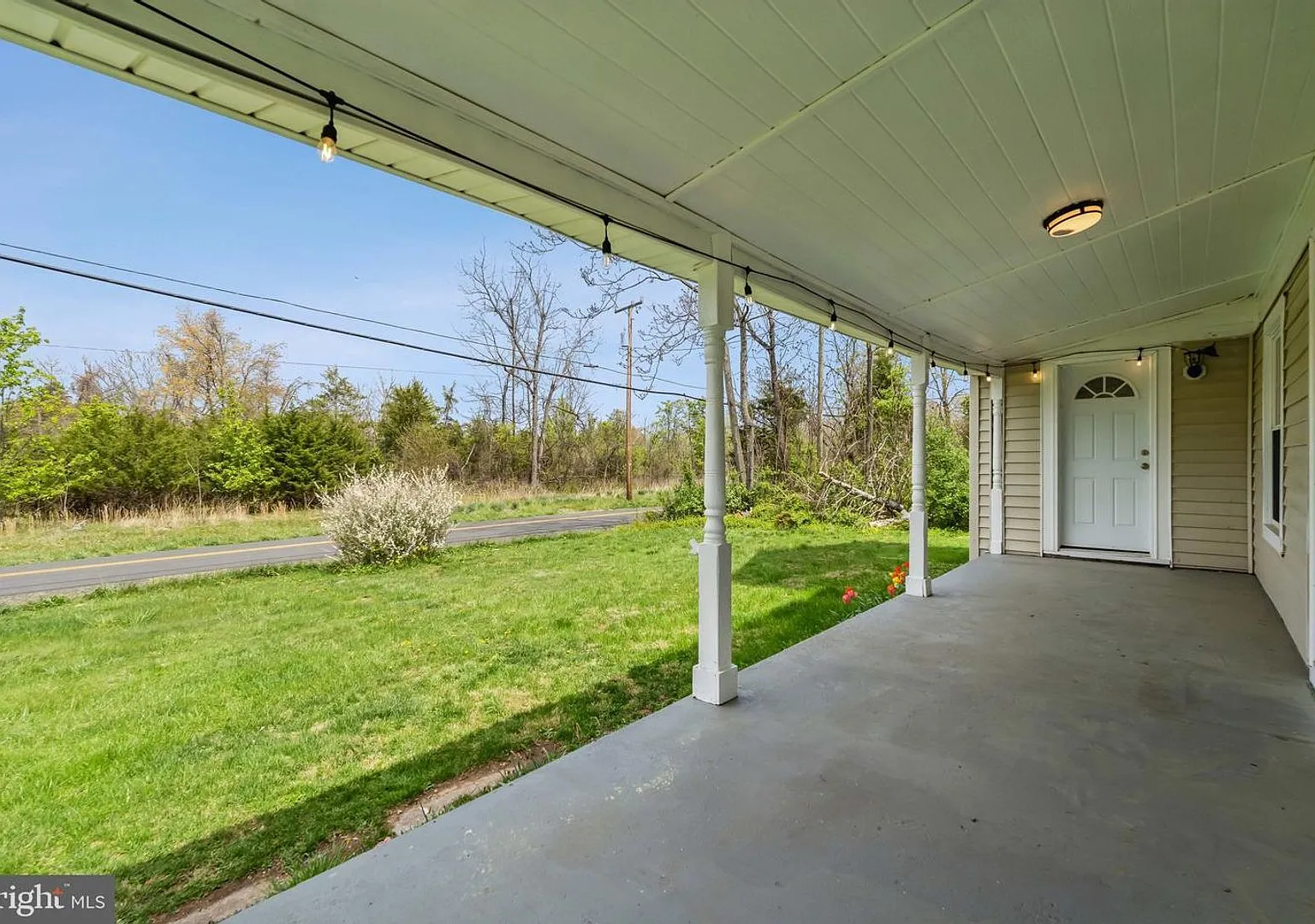 Experience the perfect blend of peaceful country charm and modern comfort in this beautifully ref... — Photo 2