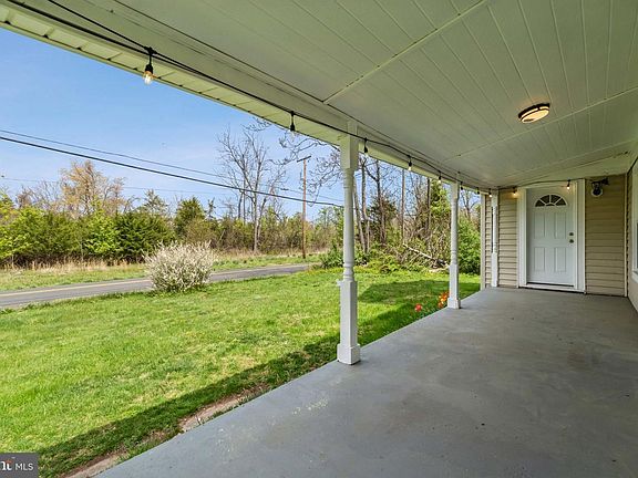 2nd image of 5023 Broad Run Church Rd