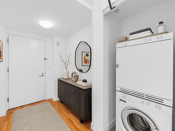 5th image of 1113 York Ave APT 4A