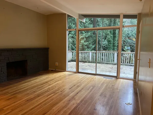 15417 SE 42nd St, Bellevue, WA 98006