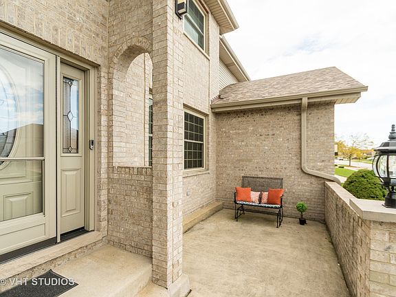 2nd image of 4989 Meadow Lake Dr