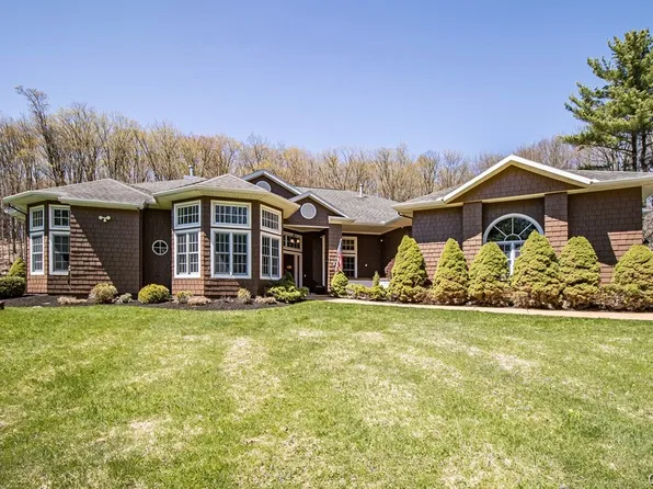 2769 W Lake Rd, Cazenovia, NY 13035