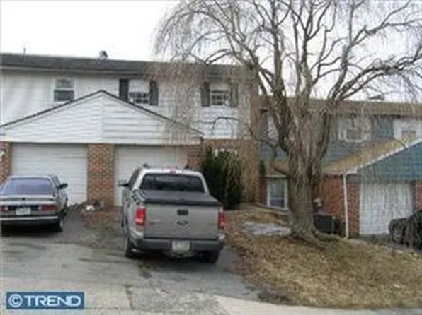 825 Woodchuck Ln, Reading, PA 19606