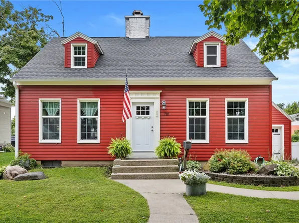 710 W Green St, Winterset, IA 50273