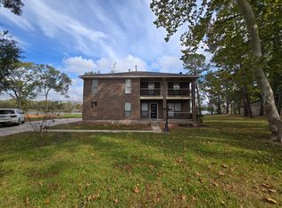 409 Brook Hollow Dr, Conroe, TX 77385