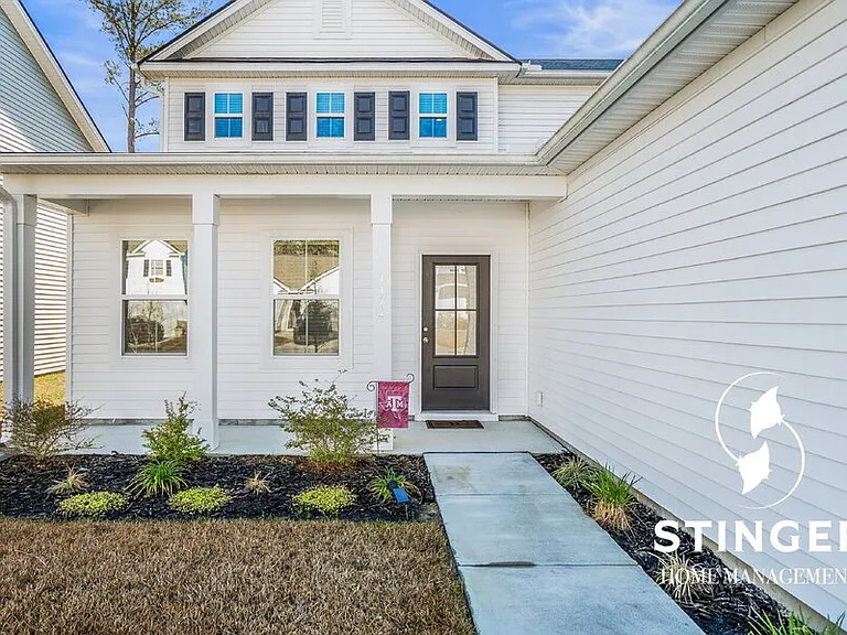 1174 Danner Dr — Photo 2