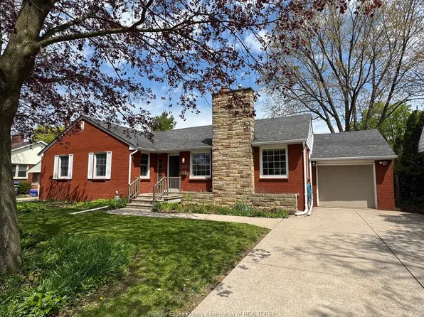 2440 Buckingham Dr, Windsor, ON N8T 2B5