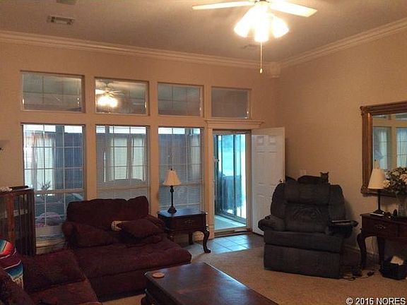 4th image of 11052 Meadowlark Ln