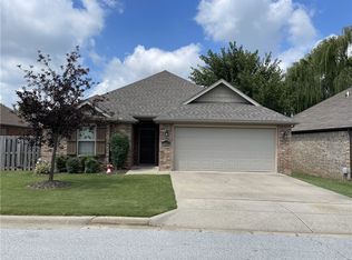 2645 Barcelona Ave, Fayetteville, AR 72703