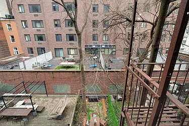 Rented by Barkoff Residential 