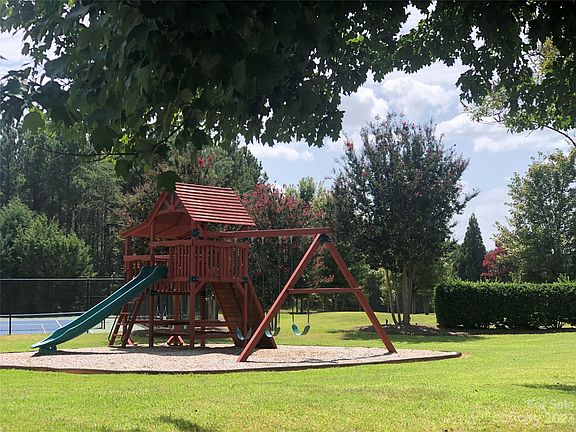 4th image of 3008 Ashwood Park Dr