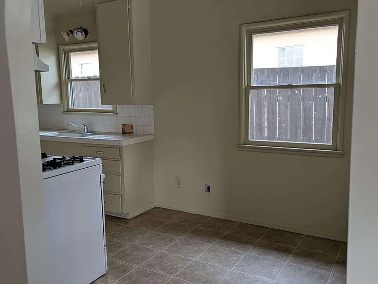 35242 Avenue A — Photo 5