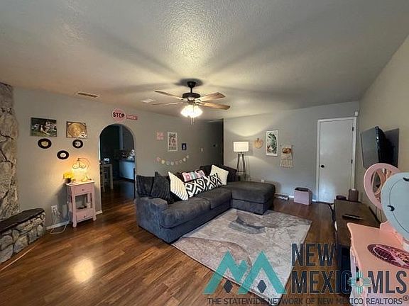 4th image of 3205 Ross St