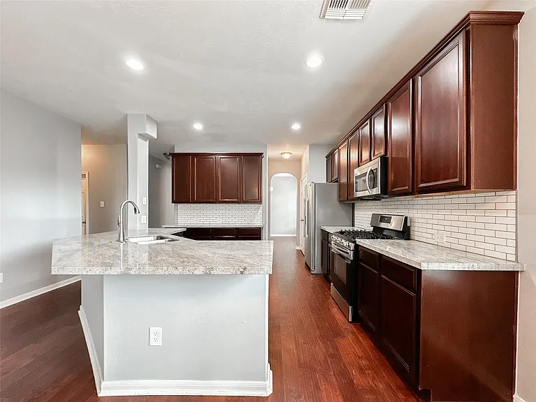 6810 Summer Bridge Ln — Photo 10