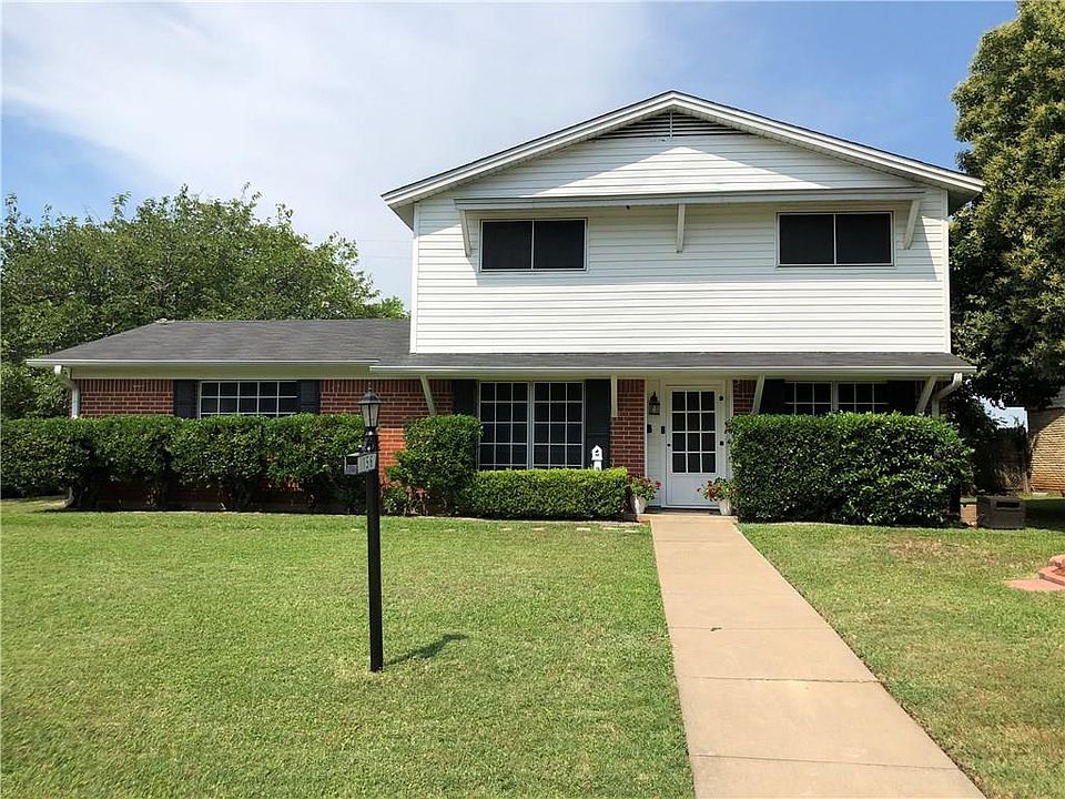1st image of 156 SE Gardens Blvd
