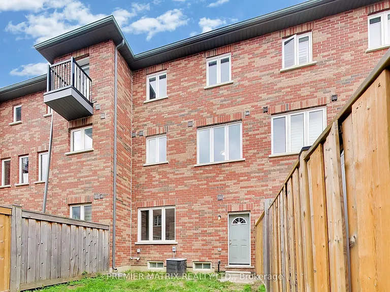 37 Shiff Cres — Photo 32