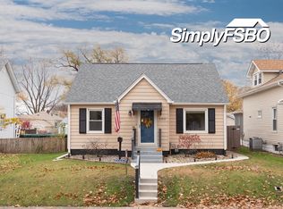 2012 3rd St, Moline, IL 61265