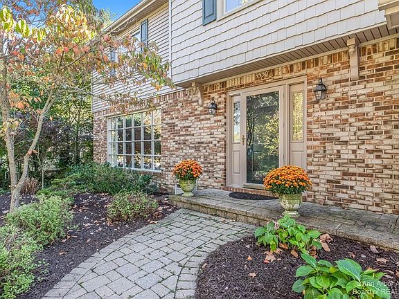 4th image of 3550 Charter Pl
