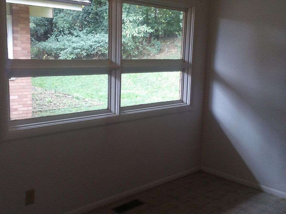 2nd image of 1108 La Croix Ave