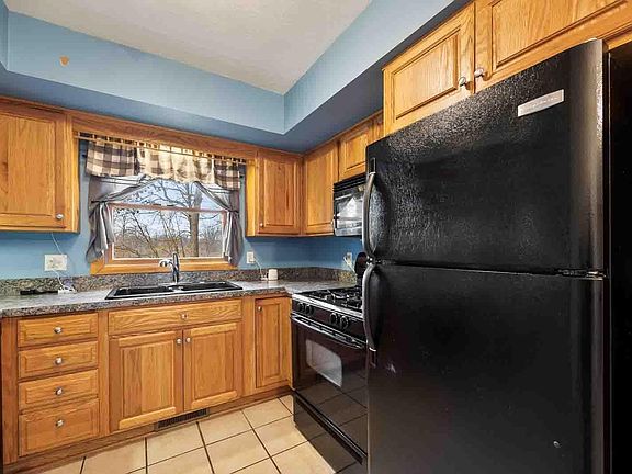 4th image of 56854 Eastvue Dr