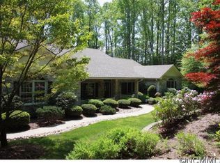 59 Connemara Overlook Dr, Hendersonville, NC 28739