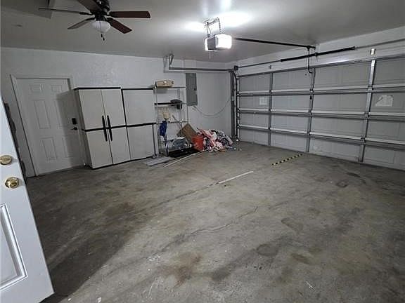 3rd image of 409 Hull Ave S