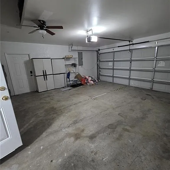 409 Hull Ave S — Photo 3