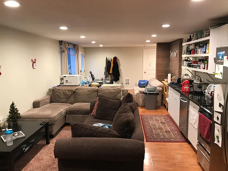 1498 SW Harrison St — Photo 1
