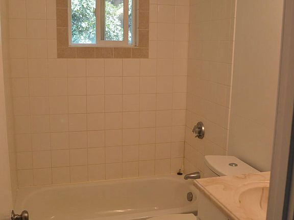 5th image of 7 Pineland Dr