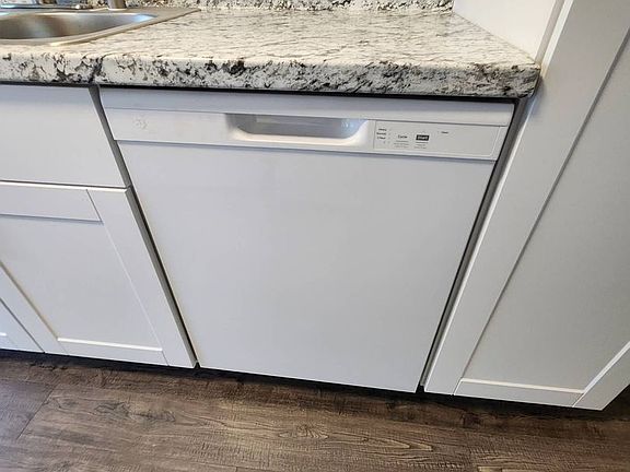 3rd image of 1483 NW Fairmount St #1493
