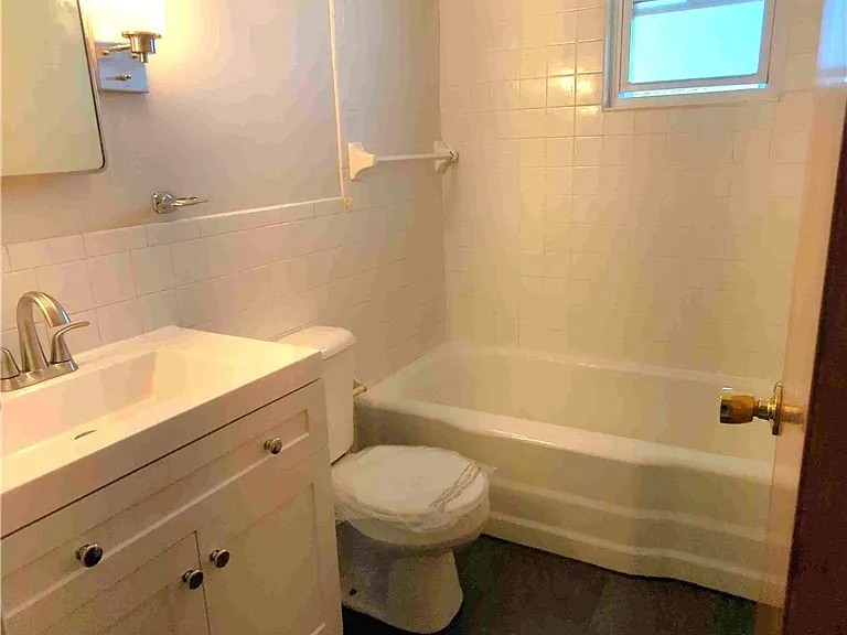 105 Fernald Ave — Photo 5