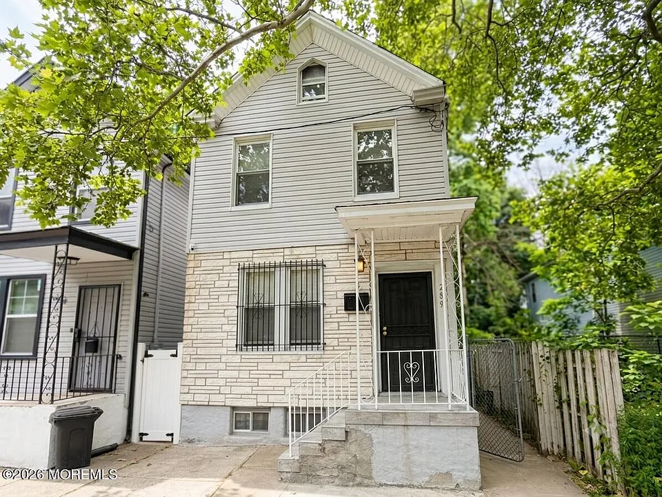 289 Rose St