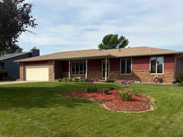 929 Richmond Ave, Hastings, NE 68901