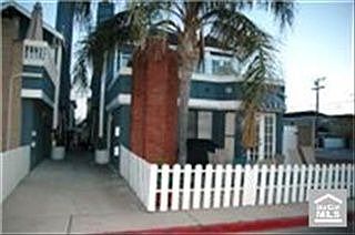1st image of 204 43rd St APT A