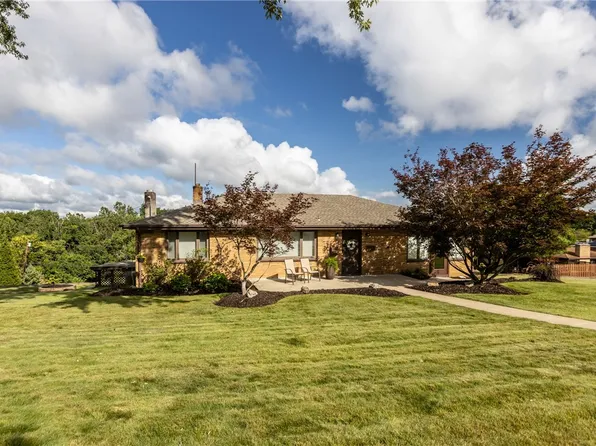 28 Lorraine Dr, Carnegie, PA 15106