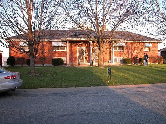 1st image of 801 NE Magellan Ave