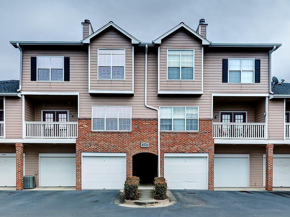 1st image of 207 Vinings Forest Cir SE